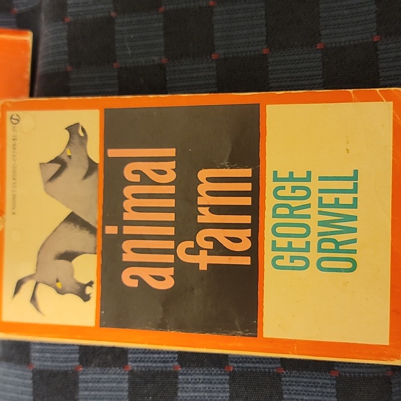 4 classics.  paperbacks. vintage. - Picture 7 of 11